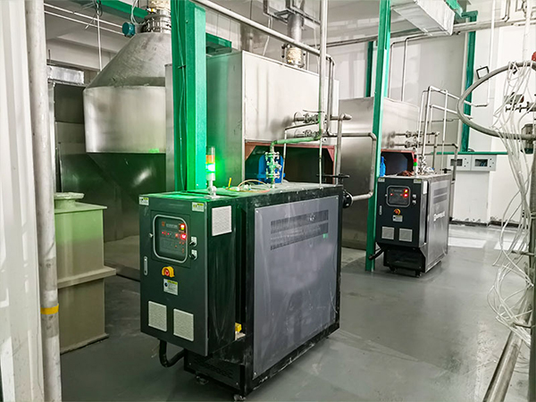 雙錐干燥機油溫機降低風(fēng)險，磷酸鐵鋰生產(chǎn)的溫控明星